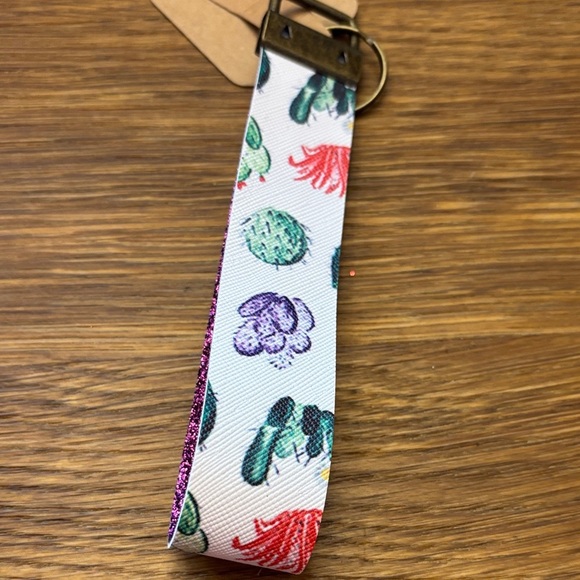 Cactus Pattern Key Holder - Picture 3 of 5